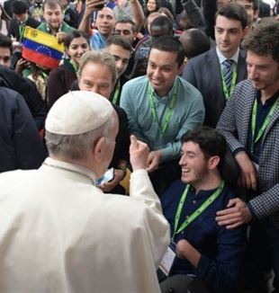 Le pape François et les jeunes