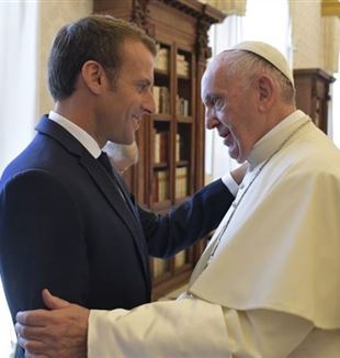 La rencontre entre Macron et le pape François