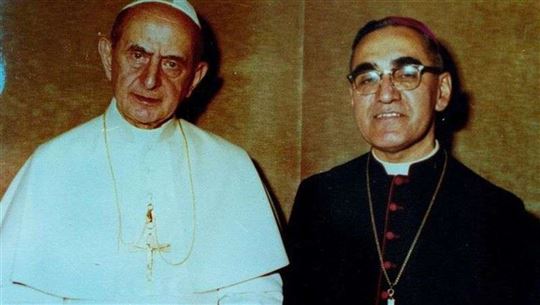Paul VI avec l’évêque Oscar Arnulfo Romero