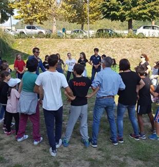 Les jeux de la communauté de Prato en ballade à la Badia de Vaiano