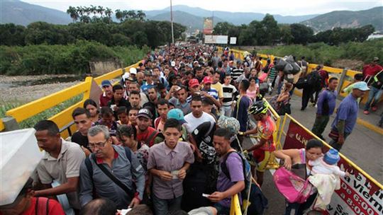 Réfugiés vénézuéliens à la frontière avec la Colombie