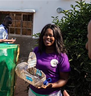 Une jeune fille de Maputo participant aux projets AVSI (photo: Aldo Gianfrate)