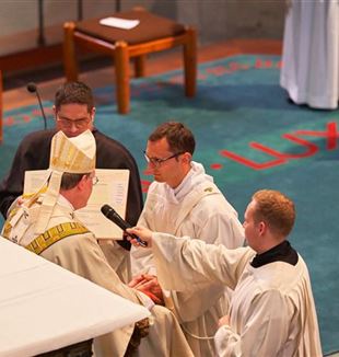 L'ordination du père Riccardo Aletti à Cologne