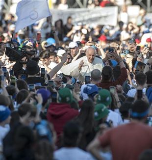 Le pape François avec les jeunes, 18 avril 2022 (©Massimiliano Migliorato/Catholic Press Photo)