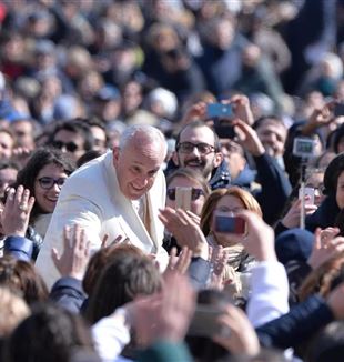 Le Pape François lors de l'audience avec CL le 7 mars 2015 (©Ansa/Maurizio Brambatti)
