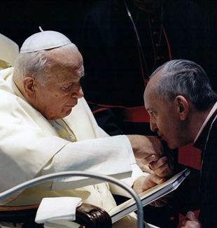 Le pape Jean-Paul II avec le cardinal Bergoglio (Catholic Press Photo)