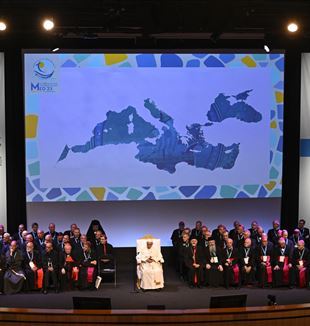 Le pape François lors de son discours aux "Rencontres méditerranéennes" (Photo Vatican Media/Catholic Press Photo).