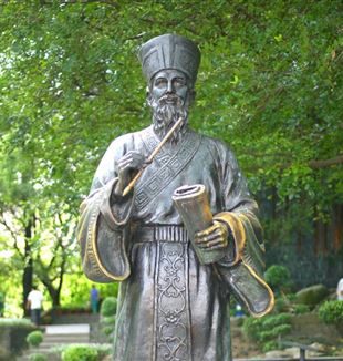  La statue de Matteo Ricci dans le centre de la ville de Macao (Photo Wikimedia Commons)