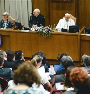 Le Pape François lors de la rencontre avec les modérateurs des associations de fidèles, des mouvements et des nouvelles communautés. Rome, 13 juin 2024 (Photo Dicastère pour les laïcs, la famille et la vie)